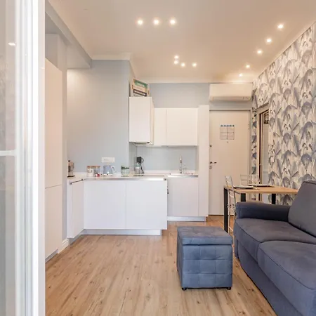 H11 Casa Camilla Centro - * סנרמו